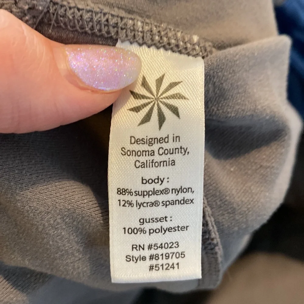 Athleta Gray Crop Cropped Capri Leggings Medium M VGUC